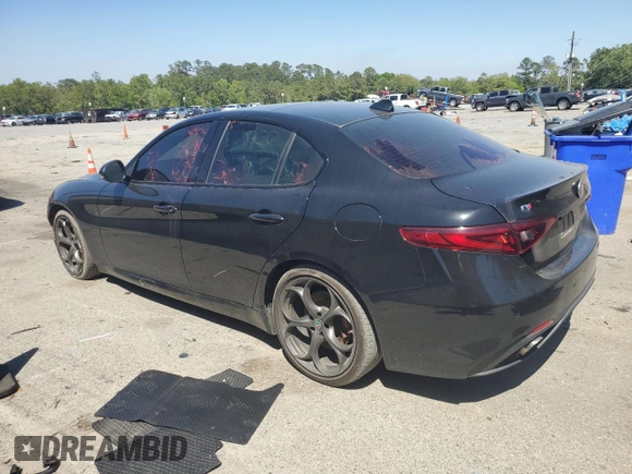 2018 Alfa Romeo Giulia Ti Lusso z VIN ZARFAEEN5J7566856, wystawiony jako Copart lot #52622205 z przebiegiem 68 656 mil mil oraz Szkody całkowita. Historia ofert i sprzedaży dostępna na DreamBid. Obrazek 2.