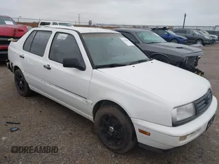 1998 Volkswagen Jetta TDI z VIN 3VWRF81H7WM128683, wystawiony jako IAAI lot #41545284 z przebiegiem 266 033 mil mil oraz . Historia ofert i sprzedaży dostępna na DreamBid. Obrazek 1.