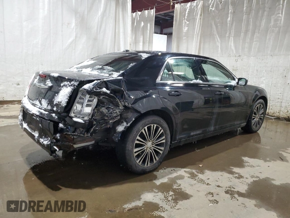 2013 Chrysler 300 S z VIN 2C3CCAGG2DH505279, wystawiony jako Copart lot #43584625 z przebiegiem 155 645 mil mil oraz Szkoda całkowita • Salvage title. Historia ofert i sprzedaży dostępna na DreamBid. Obrazek 3.
