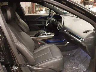 2024 Cadillac LYRIQ Sport z VIN 1GYKPTRL4RZ104562, wystawiony jako IAAI lot #41543433 z przebiegiem 50 121 mil mil oraz . Historia ofert i sprzedaży dostępna na DreamBid. Obrazek 5.