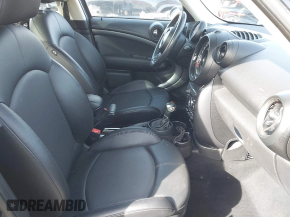 2015 MINI Countryman S with VIN WMWZC3C55FWT04354, listed as a IAAI auction lot 41346143 with Not provided miles and . Bid and sale history available at DreamBid. Image 5.