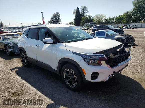 2024 Kia Seltos EX z VIN KNDER2AA9R7510656, wystawiony jako Copart lot #52191105 z przebiegiem 19 018 mil mil oraz Szkoda całkowita • Salvage title. Historia ofert i sprzedaży dostępna na DreamBid. Obrazek 4.