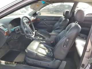 1998 Acura CL Premium z VIN 19UYA2251WL000957, wystawiony jako Copart lot #87113324 z przebiegiem 214 984 mil mil oraz Czysty tytuł • Clean title. Historia ofert i sprzedaży dostępna na DreamBid. Obrazek 7.