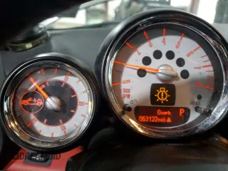 2013 MINI Convertible S z VIN WMWZP3C50DT550943, wystawiony jako Copart lot #62070255 z przebiegiem 63 122 mil mil oraz Szkoda całkowita • Salvage title. Historia ofert i sprzedaży dostępna na DreamBid. Obrazek 9.