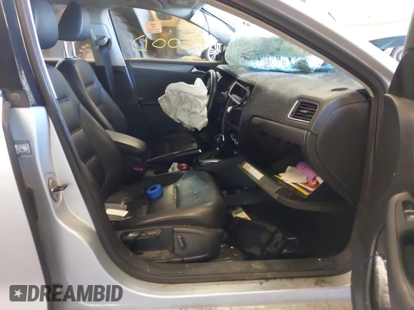 2013 Volkswagen Jetta TDI w/Premium with VIN 3VWLL7AJ5DM402469, listed as a IAAI auction lot 41703173 with Not provided miles and . Bid and sale history available at DreamBid. Image 5.