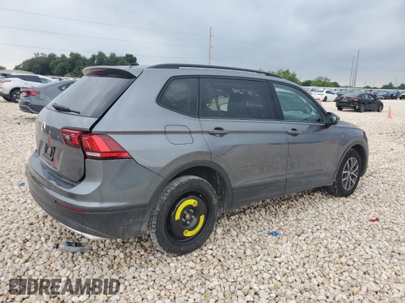 2021 Volkswagen Tiguan S z VIN 3VV1B7AX9MM012624, wystawiony jako Copart lot #55589435 z przebiegiem 61 343 mil mil oraz Szkoda całkowita • Salvage title. Historia ofert i sprzedaży dostępna na DreamBid. Obrazek 3.