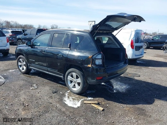 2014 Jeep Compass Sport with VIN 1C4NJCBB1ED587005, listed as a IAAI auction lot 41706302 with 184,419 mi miles. Bid and sale history available at carsss.com. Image 3.