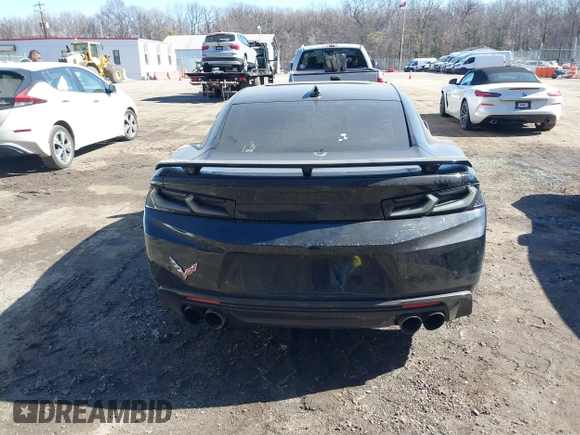 2018 Chevrolet Camaro 2SS z VIN 1G1FG1R77J0170121, wystawiony jako IAAI lot #41757301 z przebiegiem 39 795 mil mil oraz . Historia ofert i sprzedaży dostępna na DreamBid. Obrazek 17.