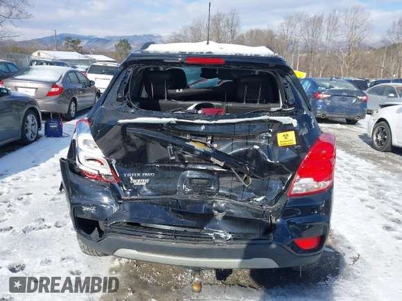 2022 Chevrolet Trax LT with VIN KL7CJPSM2NB567855, listed as a IAAI auction lot 41242877 with 87,001 mi miles. Bid and sale history available at carsss.com. Image 16.
