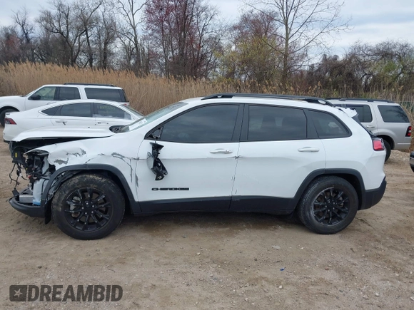 2023 Jeep Cherokee Altitude Lux z VIN 1C4PJMMB9PD101541, wystawiony jako IAAI lot #41904235 z przebiegiem 16 690 mil mil oraz . Historia ofert i sprzedaży dostępna na DreamBid. Obrazek 14.