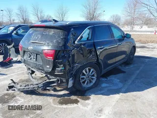 2019 Kia Sorento LX z VIN 5XYPGDA36KG520937, wystawiony jako IAAI lot #41420266 z przebiegiem 97 372 mil mil oraz . Historia ofert i sprzedaży dostępna na DreamBid. Obrazek 4.