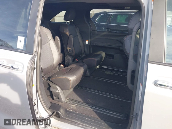 2024 Toyota Sienna XSE with VIN 5TDXSKFC0RS141120, listed as a IAAI auction lot 41463823 with 4,862 mi miles. Bid and sale history available at carsss.com. Image 8.