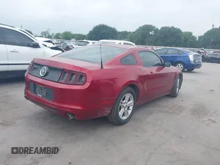 2014 Ford Mustang V6 z VIN 1ZVBP8AM3E5332204, wystawiony jako IAAI lot #42170138 z przebiegiem 112 105 mil mil oraz . Historia ofert i sprzedaży dostępna na DreamBid. Obrazek 4.