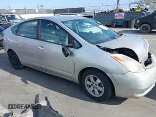 2005 Toyota Prius with VIN JTDKB22U857006206, listed as a IAAI auction lot 42054818 with 262,906 mi miles. Bid and sale history available at carsss.com. Image 1.