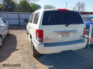 2008 Chrysler Aspen Limited with VIN 1A8HX582X8F150801, listed as a IAAI auction lot 41995303 with 272,950 mi miles. Bid and sale history available at carsss.com. Image 3.