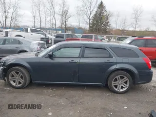 2008 Dodge Magnum SXT with VIN 2D4FV37VX8H225695, listed as a IAAI auction lot 42037741 with 196,099 mi miles and . Bid and sale history available at carsss.com. Image 14.