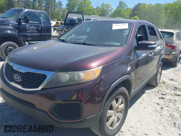 2011 Kia Sorento LX with VIN 5XYKT3A13BG084952, listed as a IAAI auction lot 42061498 with 284,445 mi miles. Bid and sale history available at carsss.com. Image 2.