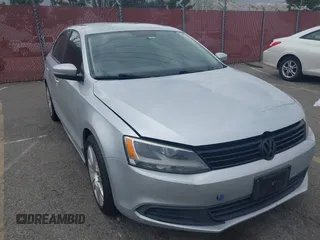 2014 Volkswagen Jetta SE z VIN 3VWD17AJ2EM226153, wystawiony jako IAAI lot #41907079 z przebiegiem 172 595 mil mil oraz . Historia ofert i sprzedaży dostępna na DreamBid. Obrazek 6.