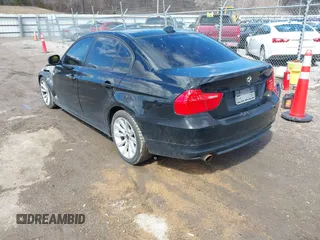 2011 BMW 3 Series 328i xDrive with VIN WBAPK5G57BNN81989, listed as a IAAI auction lot 41861121 with 176,847 mi miles. Bid and sale history available at carsss.com. Image 3.