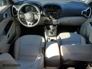 2025 Kia Soul LX with VIN KNDJ23AU0S7248468, listed as a Copart auction lot 45850425 with 5,527 mi miles and Salvage Title. Bid and sale history available at carsss.com. Image 8.
