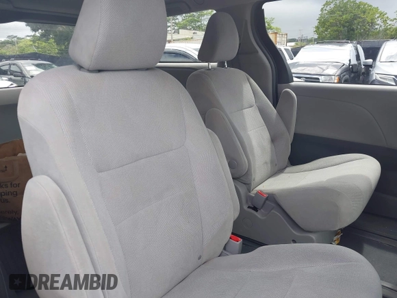 2019 Toyota Sienna L с VIN 5TDZZ3DC2KS005851, выставлен на аукционе IAAI как лот 41992778 с пробегом 99 580 миль миль и . История ставок и продаж доступна на DreamBid. Изображение 8.