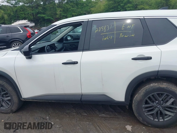 2024 Nissan Rogue S z VIN 5N1BT3AA4RC681960, wystawiony jako IAAI lot #42216264 z przebiegiem 37 882 mil mil oraz . Historia ofert i sprzedaży dostępna na DreamBid. Obrazek 14.