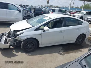 2014 Toyota Prius Four with VIN JTDKN3DU5E0368562, listed as a IAAI auction lot 41911369 with 178,888 mi miles. Bid and sale history available at carsss.com. Image 13.