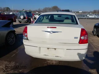2008 Chrysler 300 Touring with VIN 2C3LA53G58H224652, listed as a IAAI auction lot 41460154 with 274,575 mi miles. Bid and sale history available at carsss.com. Image 16.