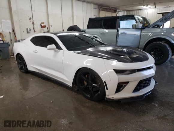 2017 Chevrolet Camaro 2SS z VIN 1G1FH1R73H0179941, wystawiony jako Copart lot #41758925 z przebiegiem 157 646 mil mil oraz Szkoda całkowita • Salvage title. Historia ofert i sprzedaży dostępna na DreamBid. Obrazek 4.