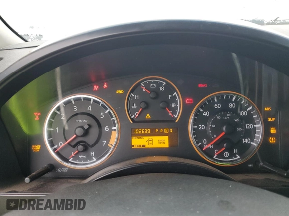 2011 Nissan Titan Pro-4X z VIN 1N6AA0EC6BN307938, wystawiony jako Copart lot #43291565 z przebiegiem 102 639 mil mil oraz Tytuł czysty. Historia ofert i sprzedaży dostępna na DreamBid. Obrazek 9.