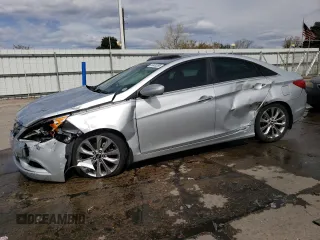 2013 Hyundai Sonata Limited with VIN 5NPEC4AC8DH591247, listed as a Copart auction lot 52420295 with 129,182 mi miles and Salvage Title. Bid and sale history available at carsss.com. Image 1.