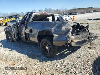 2000 Chevrolet Silverado 1500 with VIN 2GCEC19V7Y1313161, listed as a Copart auction lot 43758475 with 0 mi miles and Salvage Title. Bid and sale history available at carsss.com. Image 2.