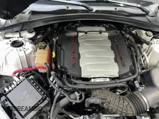 2018 Chevrolet Camaro 2SS z VIN 1G1FG1R71J0134246, wystawiony jako Copart lot #85782795 z przebiegiem 93 062 mil mil oraz Czysty tytuł • Clean title. Historia ofert i sprzedaży dostępna na DreamBid. Obrazek 11.