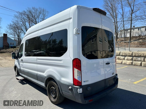 2018 Ford Transit z VIN 1FDAX2XV9JKA27938, wystawiony jako Copart lot #53981395 z przebiegiem 141 024 mil mil oraz Czysty tytuł • Clean title. Historia ofert i sprzedaży dostępna na DreamBid. Obrazek 2.
