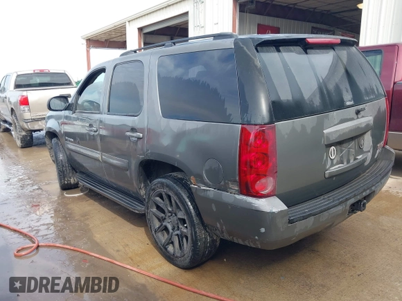 2007 GMC Yukon SLE w/3SA with VIN 1GKFC13C17R346467, listed as a IAAI auction lot 41425793 with 252,934 mi miles. Bid and sale history available at carsss.com. Image 3.