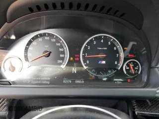 2016 BMW M6 z VIN WBS6J9C51GD934487, wystawiony jako Copart lot #45756775 z przebiegiem 62 179 mil mil oraz Szkoda całkowita • Salvage title. Historia ofert i sprzedaży dostępna na DreamBid. Obrazek 9.
