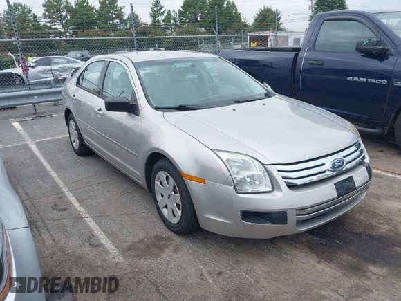 2008 Ford Fusion S with VIN 3FAHP06ZX8R123780, listed as a IAAI auction lot 40365258 with 100,661 mi miles. Bid and sale history available at carsss.com. Image 1.