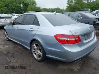 2013 Mercedes-Benz E 350 Luxury z VIN WDDHF8JB2DA675225, wystawiony jako IAAI lot #42316651 z przebiegiem 127 087 mil mil oraz . Historia ofert i sprzedaży dostępna na DreamBid. Obrazek 3.