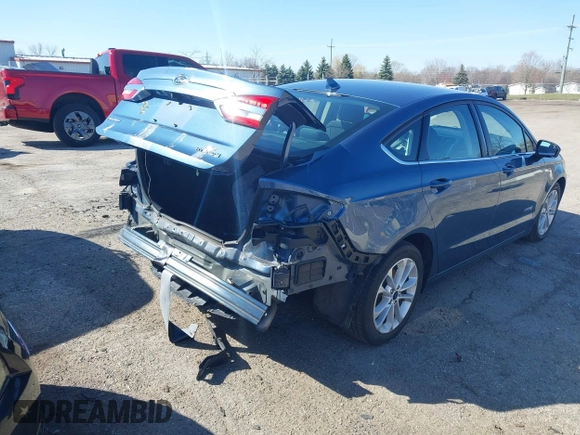 2019 Ford Fusion SE with VIN 3FA6P0LU8KR131951, listed as a IAAI auction lot 41908428 with 58,611 mi miles and . Bid and sale history available at DreamBid. Image 4.