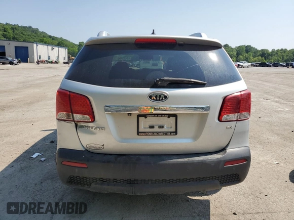 2013 Kia Sorento EX с VIN 5XYKU4A62DG373984, выставлен на аукционе Copart как лот 60425795 с пробегом 180 007 миль миль и Списание • Salvage title. История ставок и продаж доступна на DreamBid. Изображение 6.