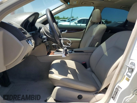 2011 Mercedes-Benz C 300 Sport с VIN WDDGF5EB6BF634147, выставлен на аукционе Copart как лот 63706965 с пробегом 109 534 миль миль и Списание • Salvage title. История ставок и продаж доступна на DreamBid. Изображение 7.