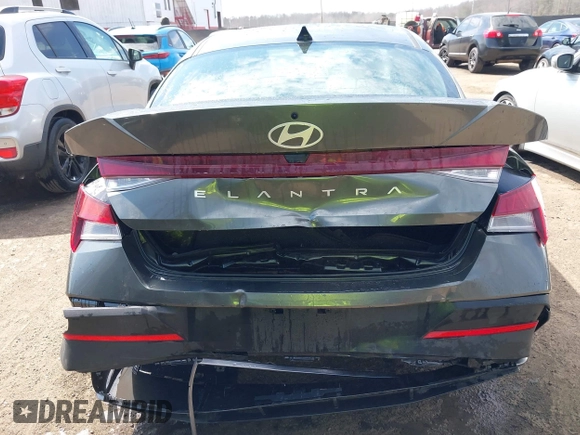 2025 Hyundai Elantra SE z VIN KMHLL4DG0SU855615, wystawiony jako IAAI lot #41887162 z przebiegiem 24 180 mil mil oraz . Historia ofert i sprzedaży dostępna na DreamBid. Obrazek 16.
