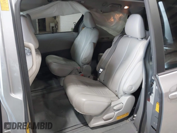 2013 Toyota Sienna XLE AAS with VIN 5TDYK3DC5DS363822, listed as a IAAI auction lot 42019598 with 74,508 mi miles. Bid and sale history available at carsss.com. Image 8.