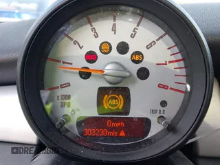 2012 MINI Hardtop with VIN WMWSU3C58CT185467, listed as a IAAI auction lot 42400558 with 303,230 mi miles and . Bid and sale history available at DreamBid. Image 7.