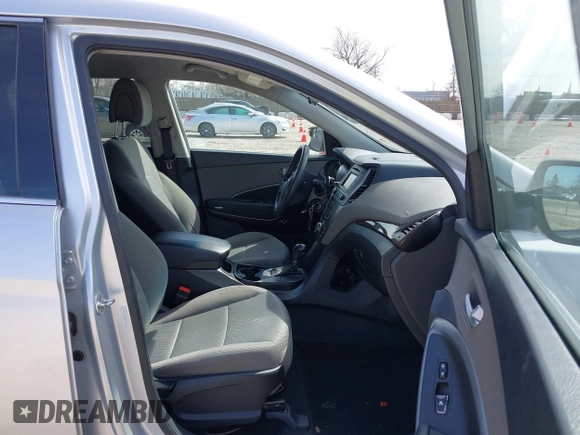 2017 Hyundai Santa Fe 2.4L z VIN 5XYZTDLB8HG465425, wystawiony jako IAAI lot #42041881 z przebiegiem 103 161 mil mil oraz . Historia ofert i sprzedaży dostępna na DreamBid. Obrazek 5.