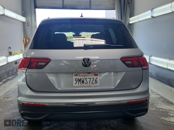 2024 Volkswagen Tiguan SE with VIN 3VV3B7AX5RM107374, listed as a IAAI auction lot 42845196 with 24,195 mi miles and . Bid and sale history available at DreamBid. Image 25.