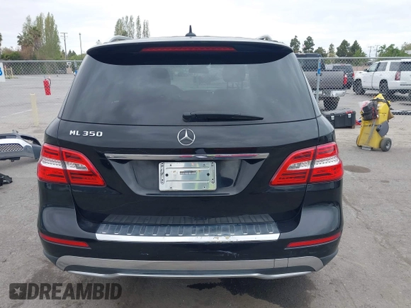 2014 Mercedes-Benz M 350 with VIN 4JGDA5JB9EA408134, listed as a IAAI auction lot 42064798 with 118,838 mi miles and . Bid and sale history available at carsss.com. Image 17.