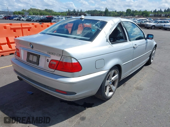 2004 BMW 3 Series 325Ci z VIN WBABV13434JT23180, wystawiony jako IAAI lot #42301399 z przebiegiem 133 763 mil mil oraz . Historia ofert i sprzedaży dostępna na DreamBid. Obrazek 4.