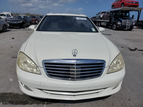 2009 Mercedes-Benz S-Class 5.5L V8 with VIN WDDNG71X29A279020, listed as a Copart auction lot 49957125 with 150,643 mi miles and Clean Title. Bid and sale history available at carsss.com. Image 5.