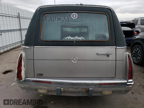 1995 Cadillac Fleetwood z VIN 1G6DW52P7SR707766, wystawiony jako Copart lot #88814915 z przebiegiem 140 958 mil mil oraz Czysty tytuł • Clean title. Historia ofert i sprzedaży dostępna na DreamBid. Obrazek 6.